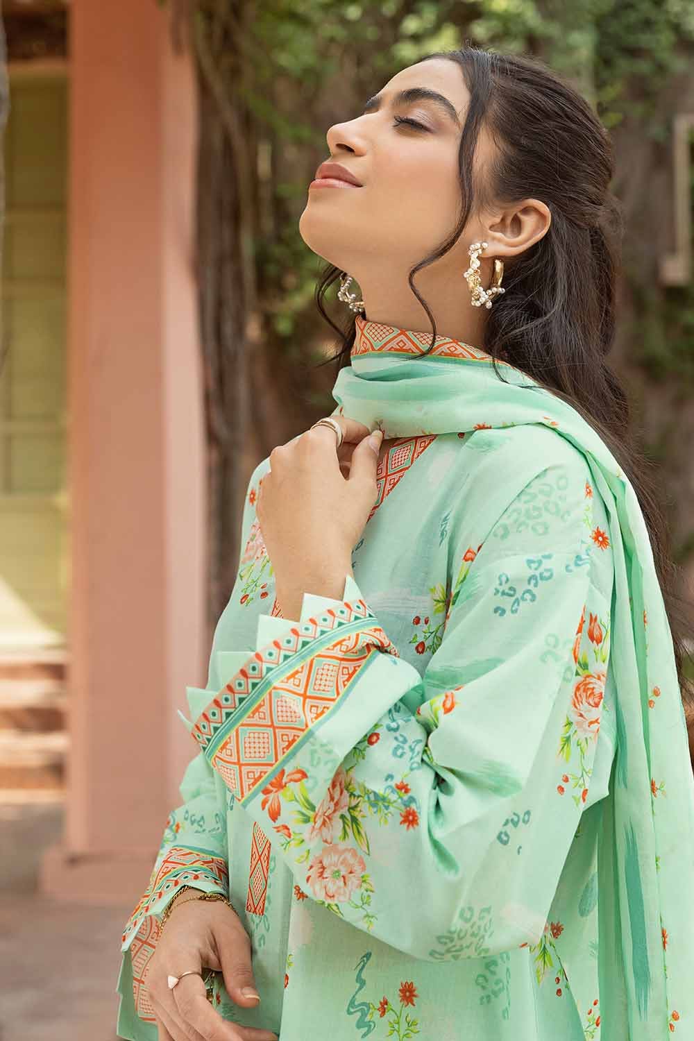 Gul Ahmed 3PC Printed Lawn Unstitched Suit CL-32190