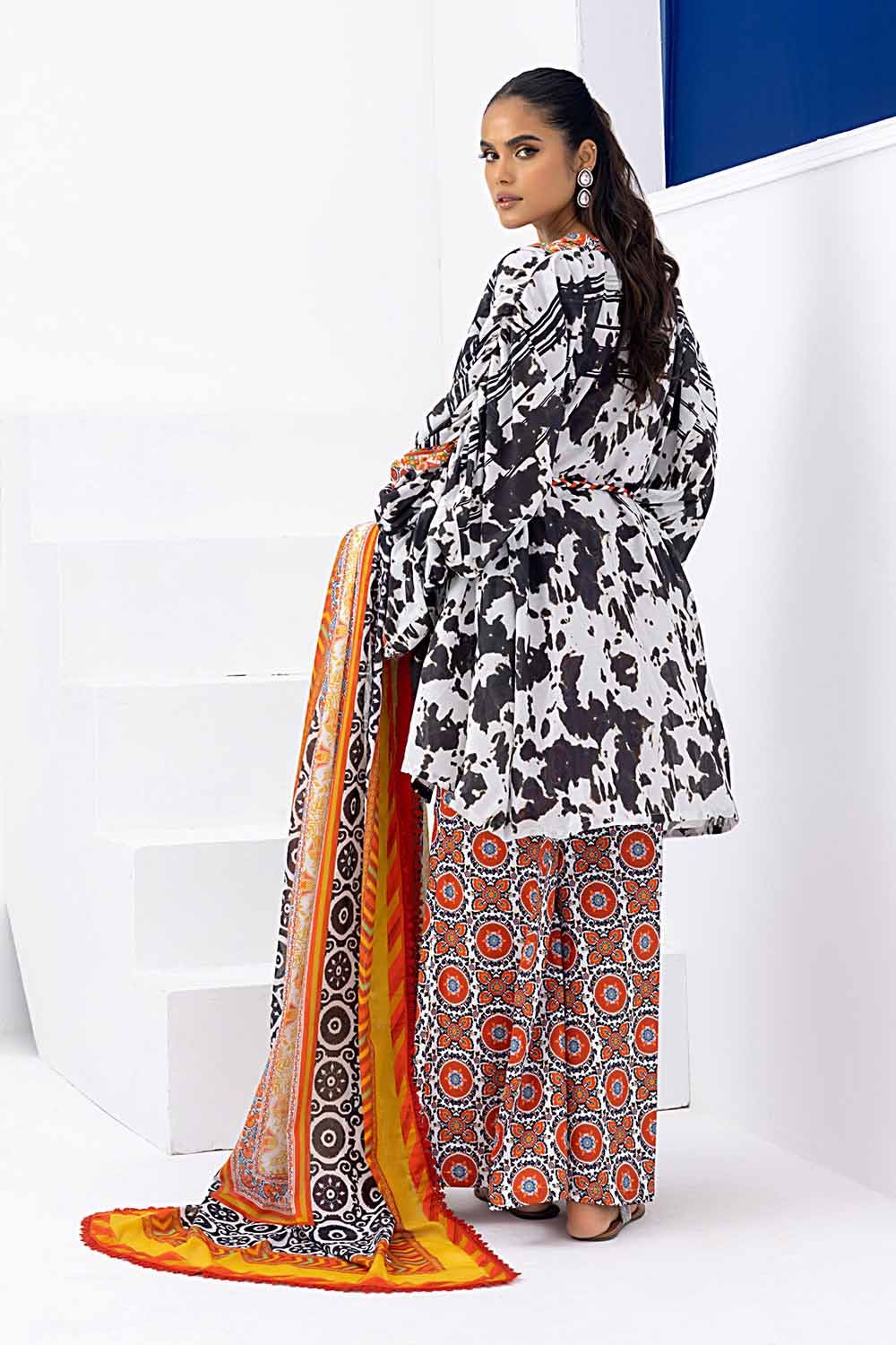 Gul Ahmed 3PC Printed Lawn Unstitched Suit CL-32475