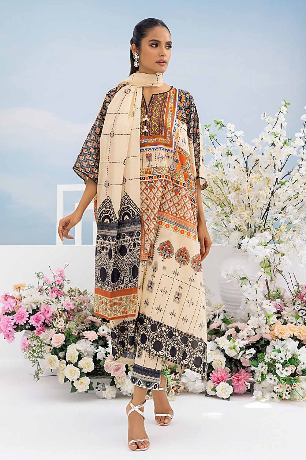 Gul Ahmed 3PC Printed Lawn Unstitched Suit CL-32478