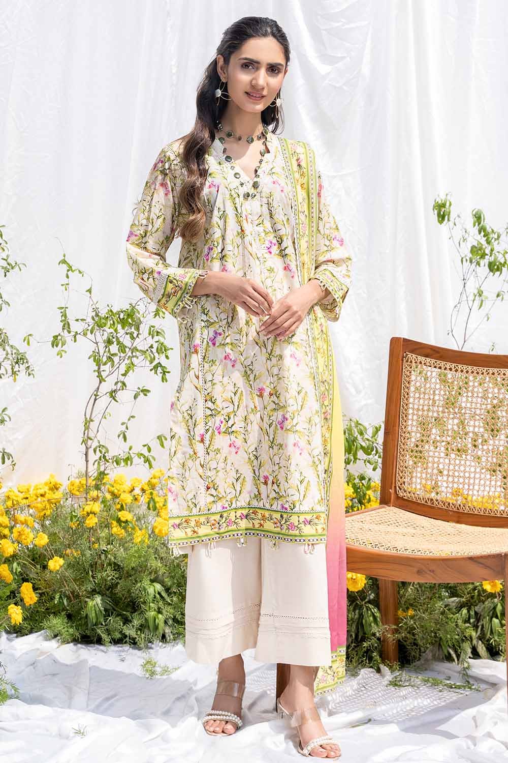 Gul Ahmed 3PC Printed Lawn Unstitched Suit CL-32546