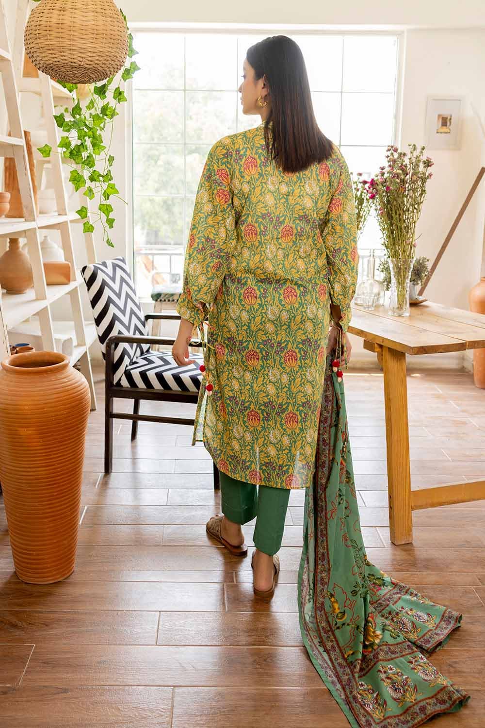 Gul Ahmed 3PC Printed Lawn Unstitched Suit CL-32571