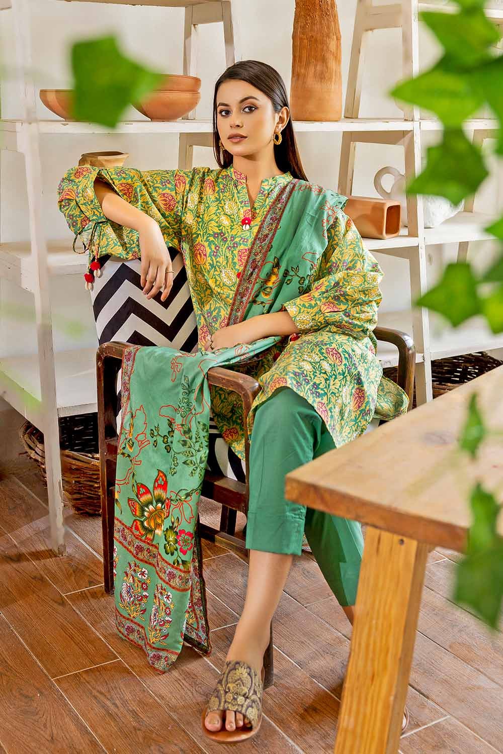 Gul Ahmed 3PC Printed Lawn Unstitched Suit CL-32571