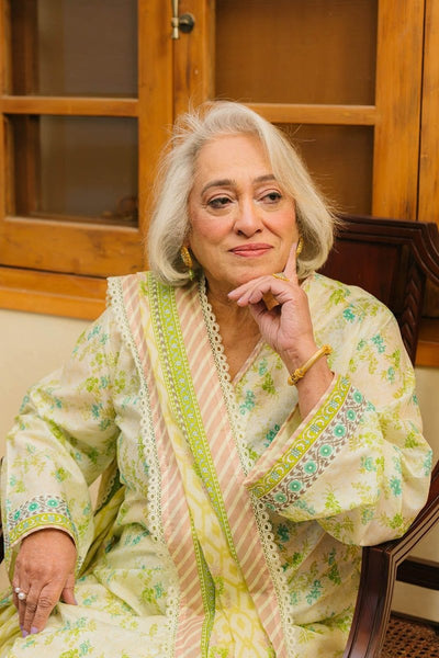 Gul Ahmed 3 Piece Unstitched Printed Lawn Suit CL-52126 B