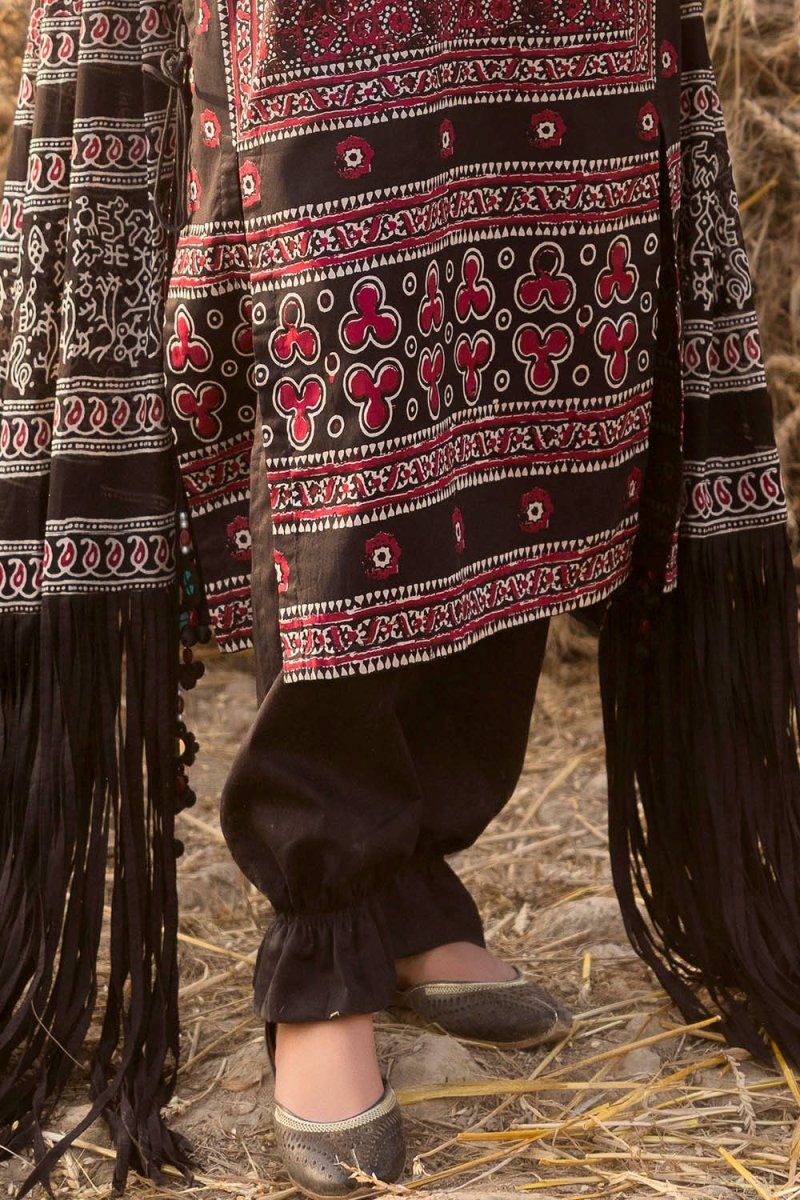 Gul Ahmed 3 Piece Unstitched Printed Lawn Suit CL-52623