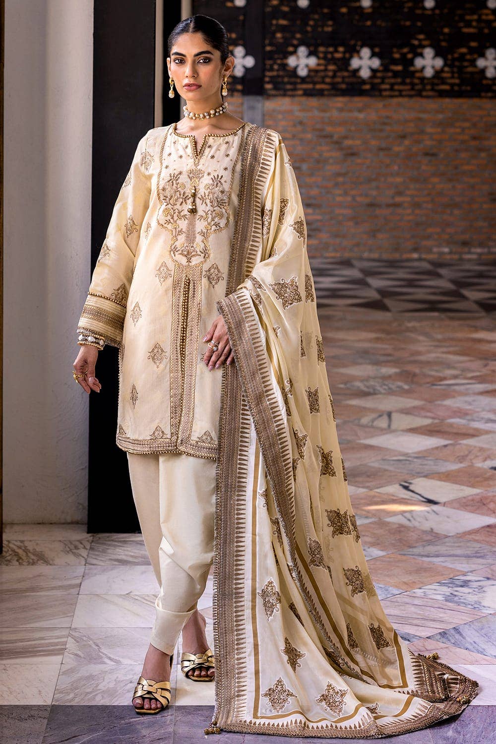 Gul Ahmed 3PC Embroidered Jacquard Unstitched Suit with Burnout Glitter Printed Silk Dupatta FE-42073