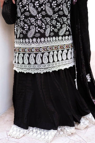 Gul Ahmed 3 Piece Unstitched Embroidered Lawn Suit with Embroidered Chiffon Dupatta FE-52138
