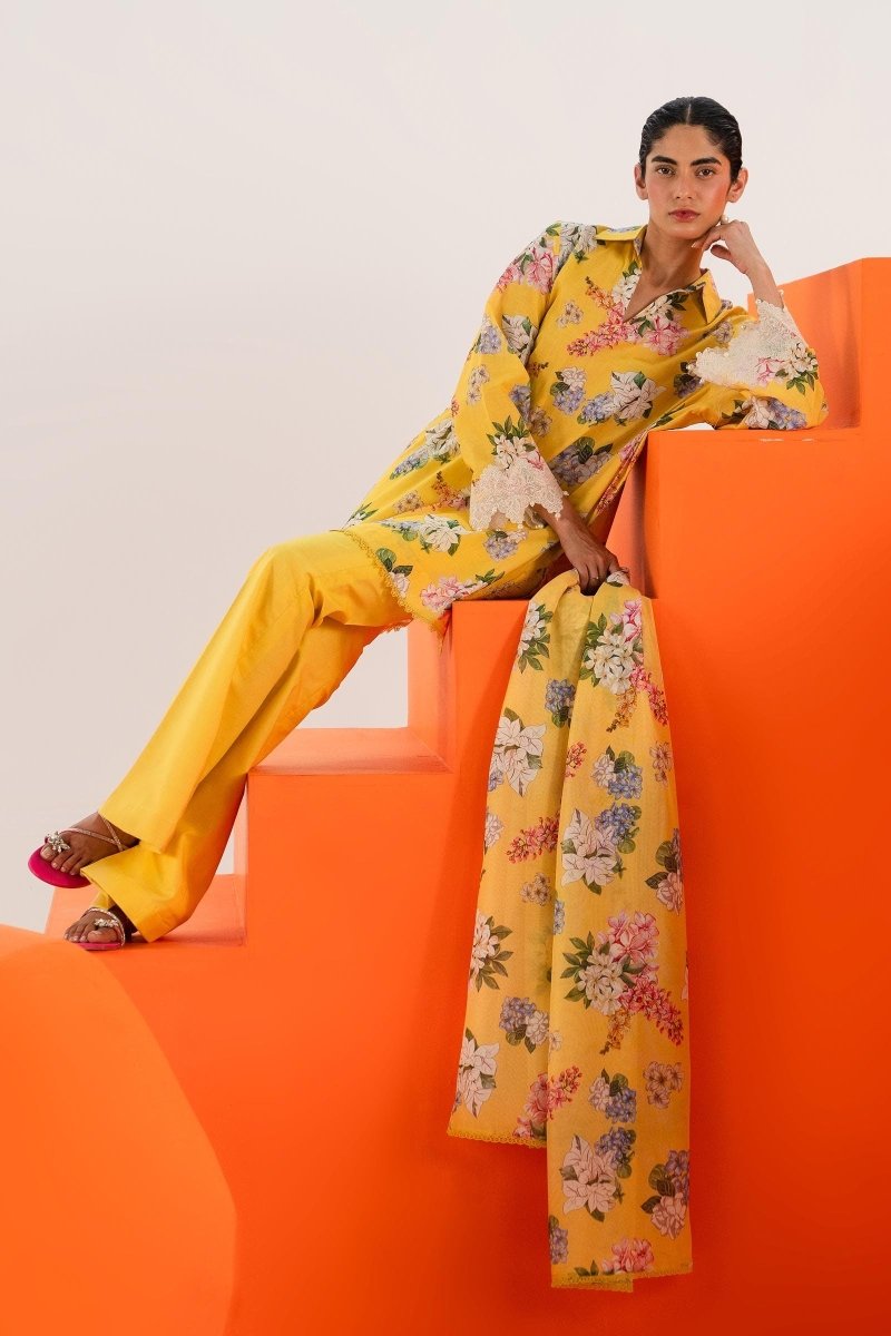 SANA SAFINAZ 3 Piece Stitched Digital Printed Lawn Suit - H242-008B-3CS