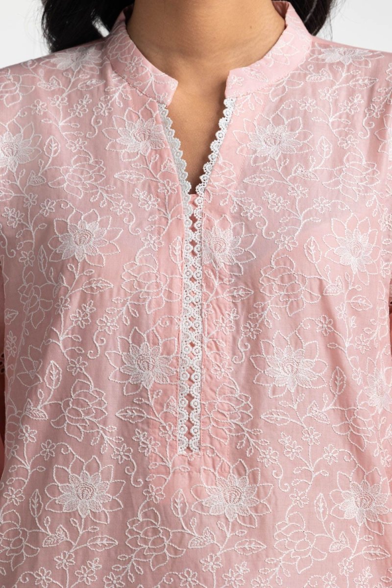 Gul Ahmed Ready to Wear 3PC Lawn Embroidered Suit IUSTKSD-593