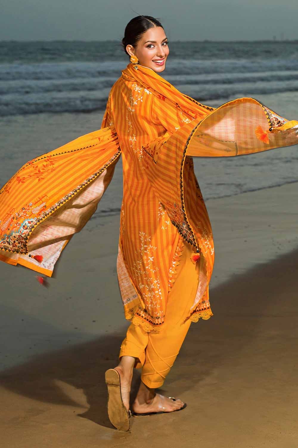 Gul Ahmed 3PC Embroidered Khaddar Unstitched Suit K-32005