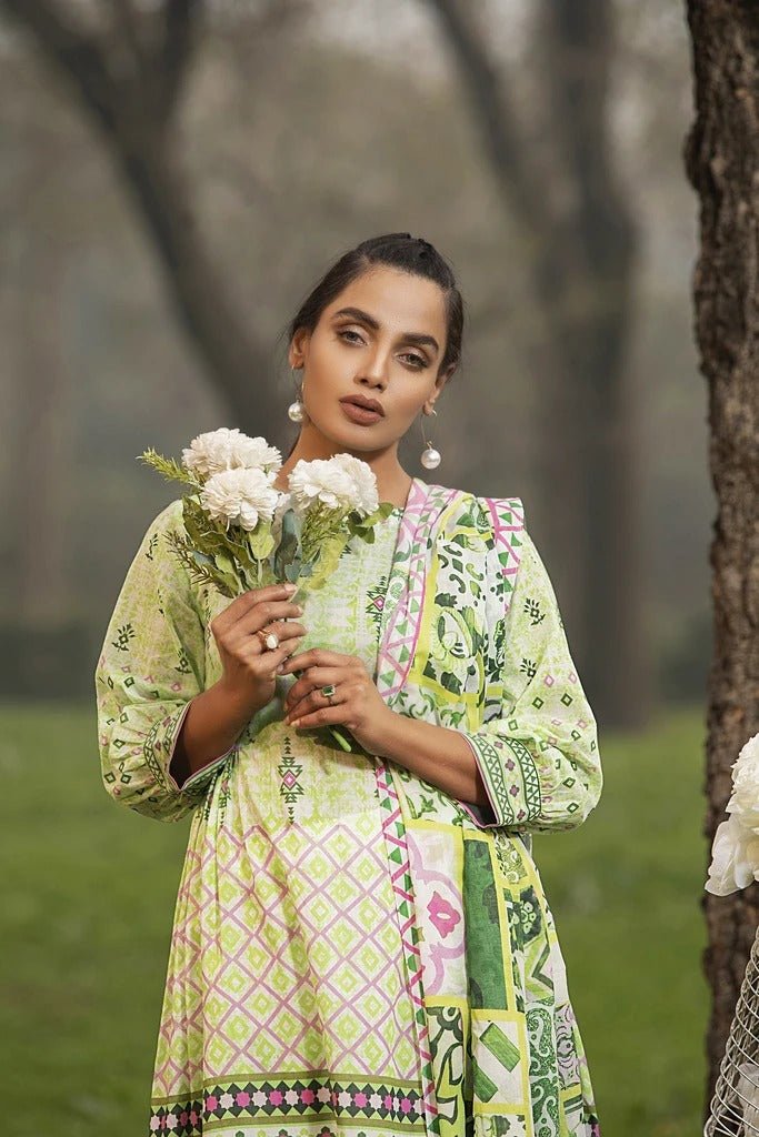 Lakhani Komal Prints 3 Piece Stitched Printed Lawn Suit LSM-2107