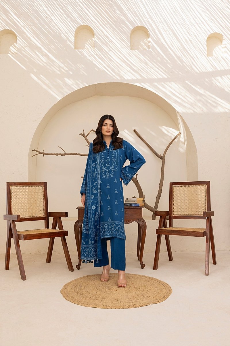 Lakhany 03 Piece Unstitched Pashmina Printed Suit - LG-RL-0118-A