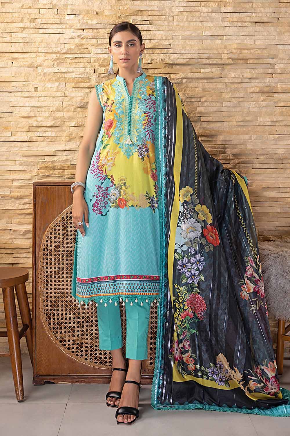 Gul Ahmed 3PC Digital Printed Cambric Unstitched Suit with Stripe Chiffon Dupatta ST-32016