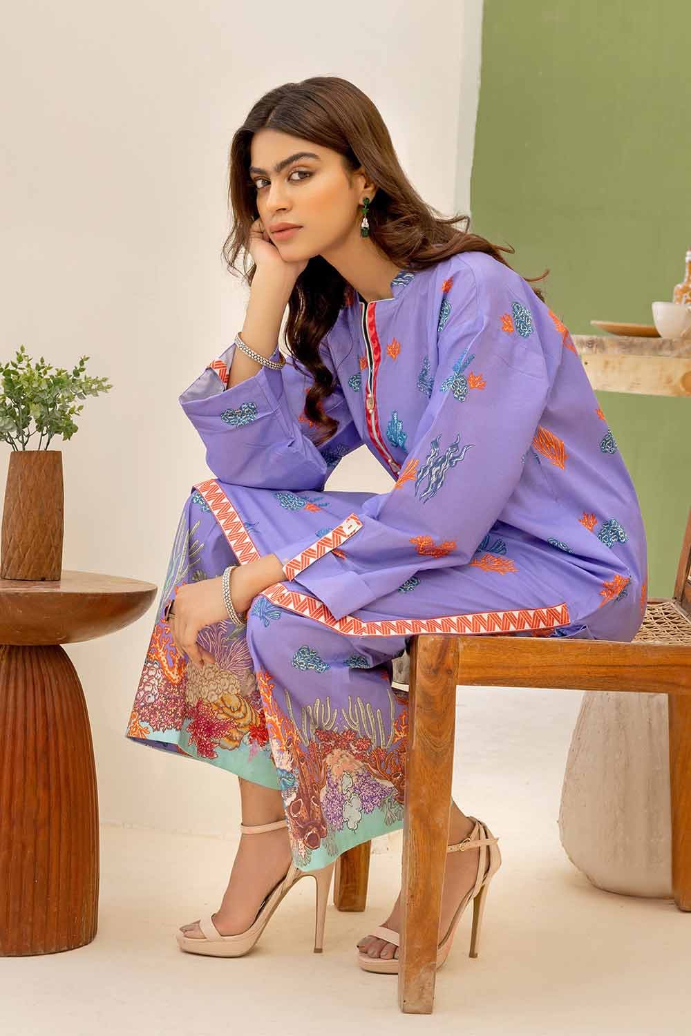 Gul Ahmed 2PC Printed Cambric Unstitched Suit TCN-32010