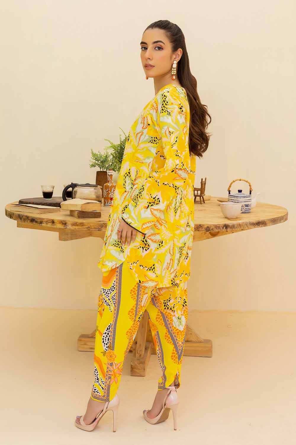 Gul Ahmed 2PC Printed Cambric Unstitched Suit TCN-32011