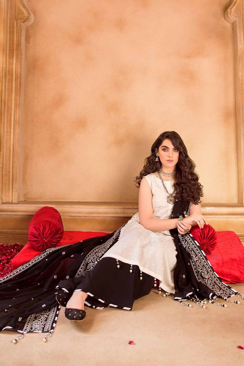 Gul Ahmed 3PC Embroidered Chunri Lawn Unstitched Silver And Lacquer Printed Suit CL-32164