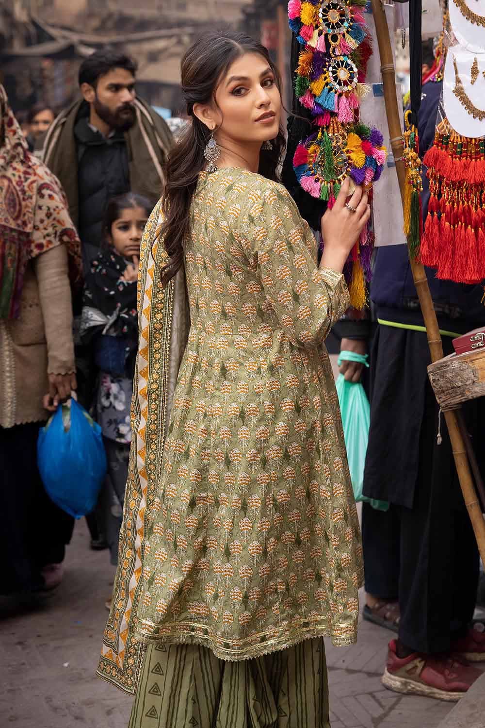 Gul Ahmed 3PC Lawn Unstitched Foil Printed Suit CL-32446 B
