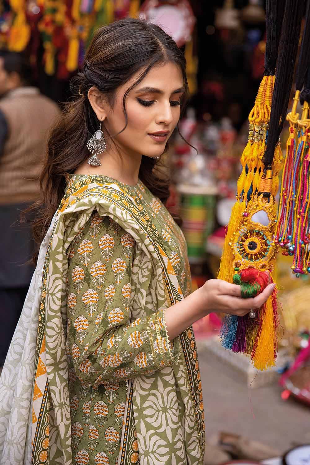 Gul Ahmed 3PC Lawn Unstitched Foil Printed Suit CL-32446 B