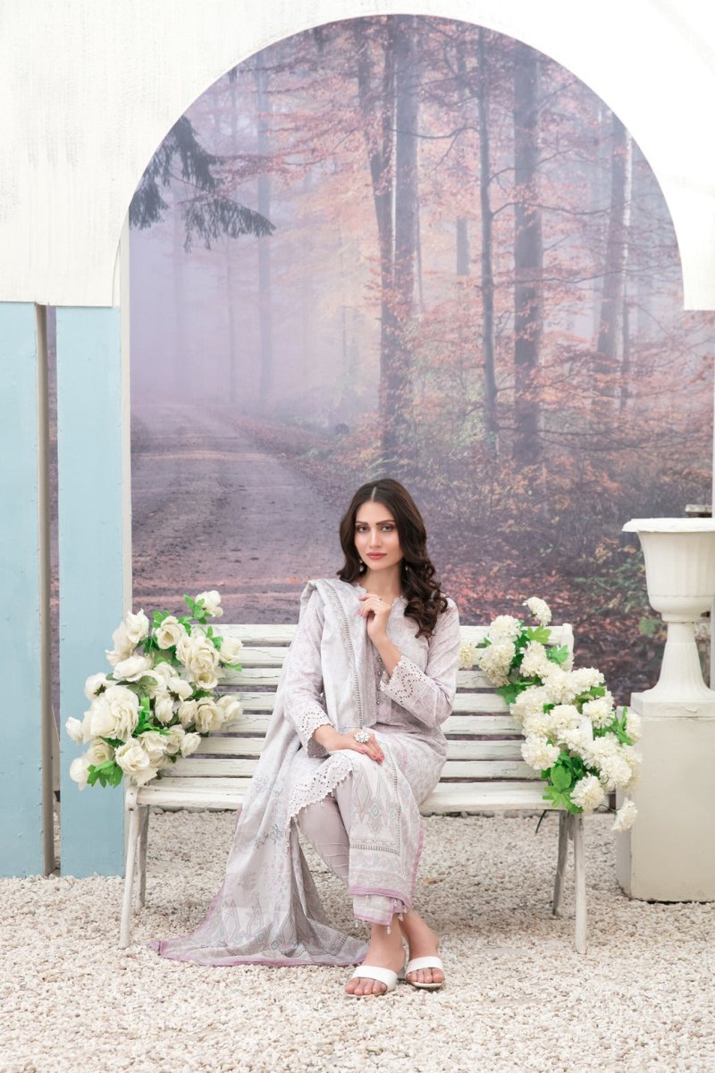 Tawakkal Fabrics 3 Piece Stitched Schiffli Daman Embroidered Digital Printed Lawn Suit D-6729