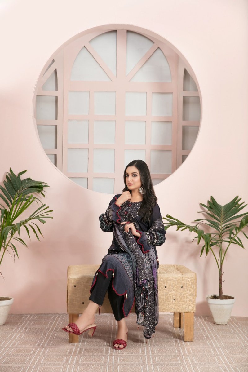 Tawakkal Fabrics 3 Piece Stitched Embroidered Digital Printed Lawn Suit D-7224