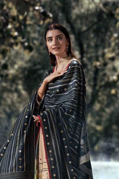 Ready To Wear Lakhany 3 Piece Embroidered Pashmina Suit LSM-2462