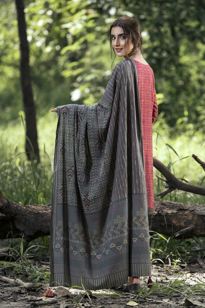 Ready To Wear Lakhany 3 Piece Embroidered Pashmina Suit LSM-2468