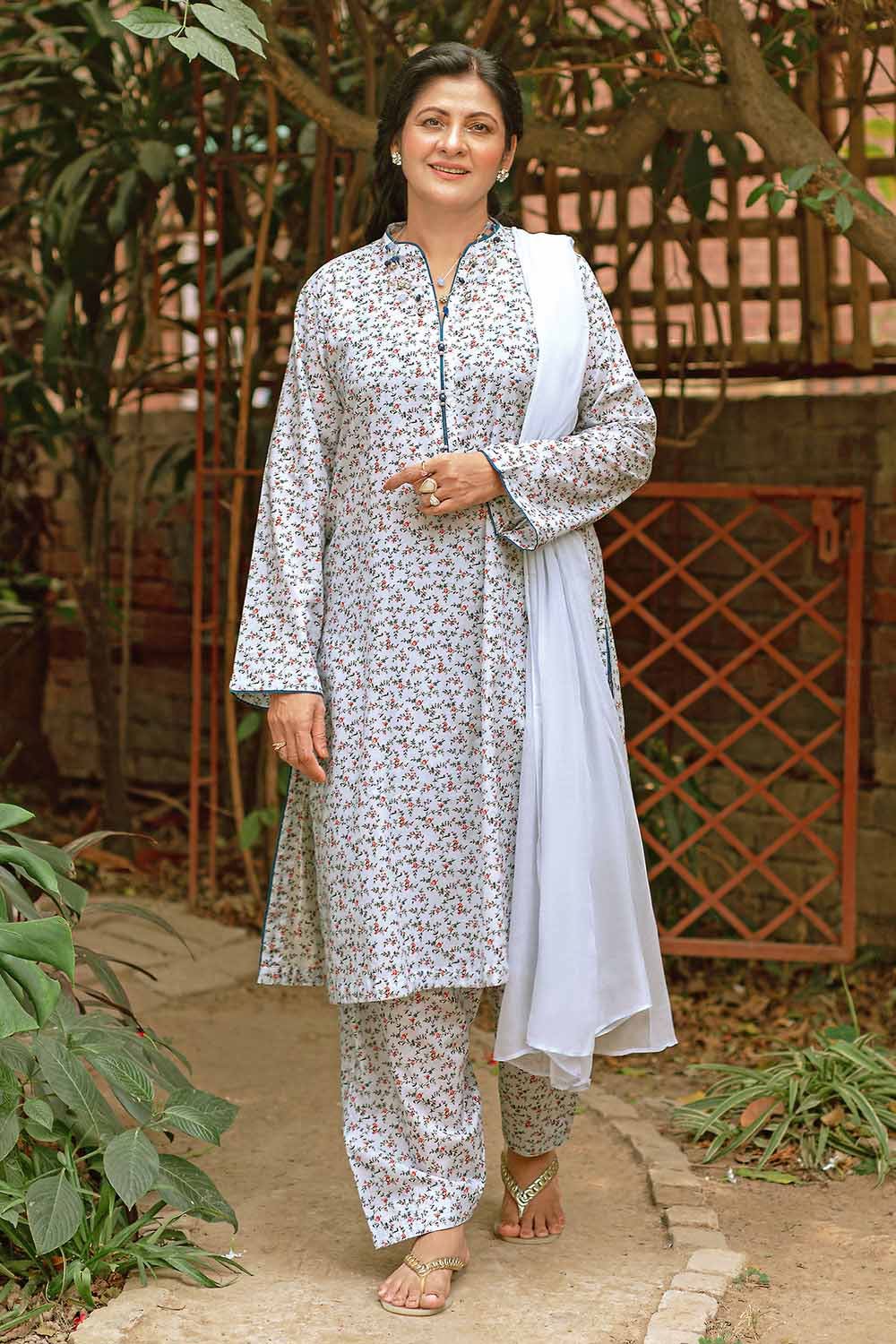 Gul Ahmed 1PC Lawn Unstitched Printed Fabric SL-32029
