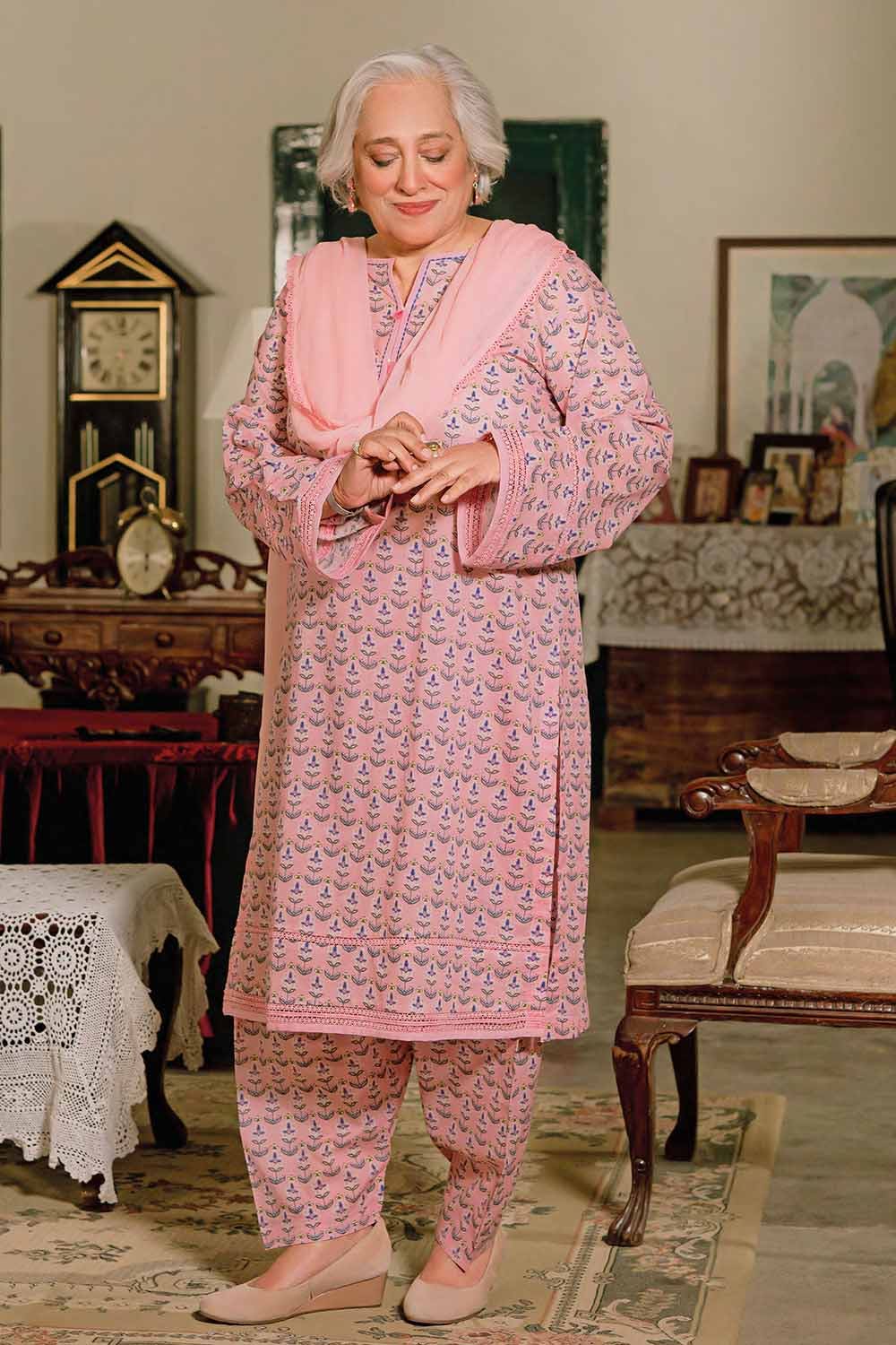 Gul Ahmed 1PC Lawn Unstitched Printed Fabric SL-32031