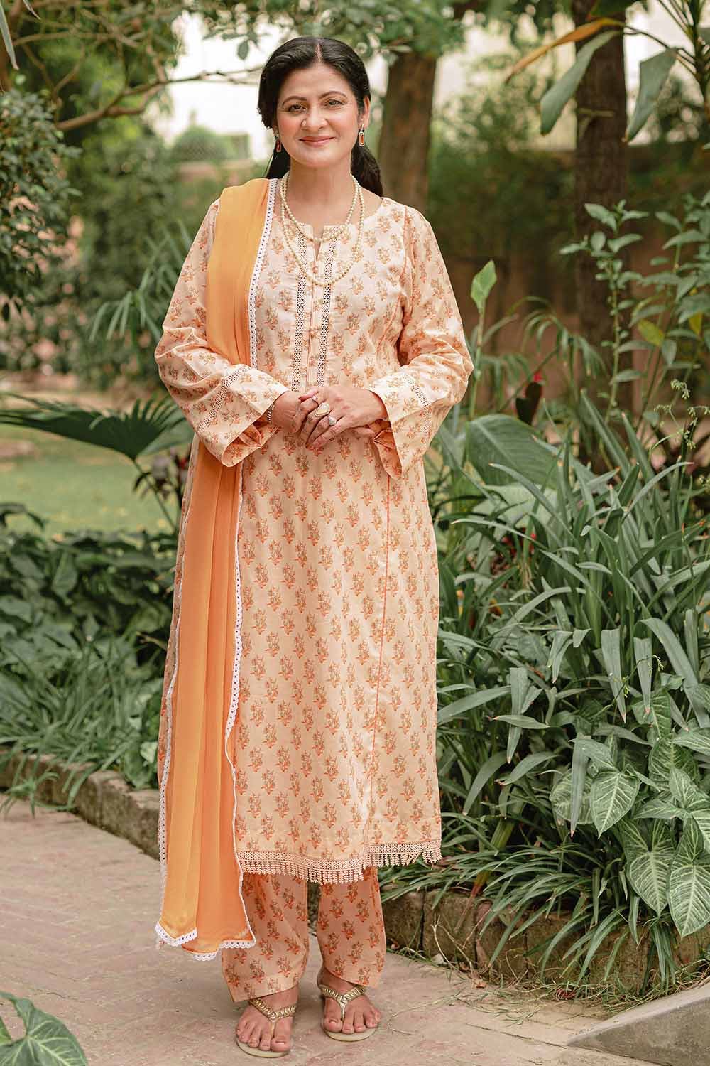 Gul Ahmed 1PC Lawn Unstitched Digital Printed Fabric SL-32032