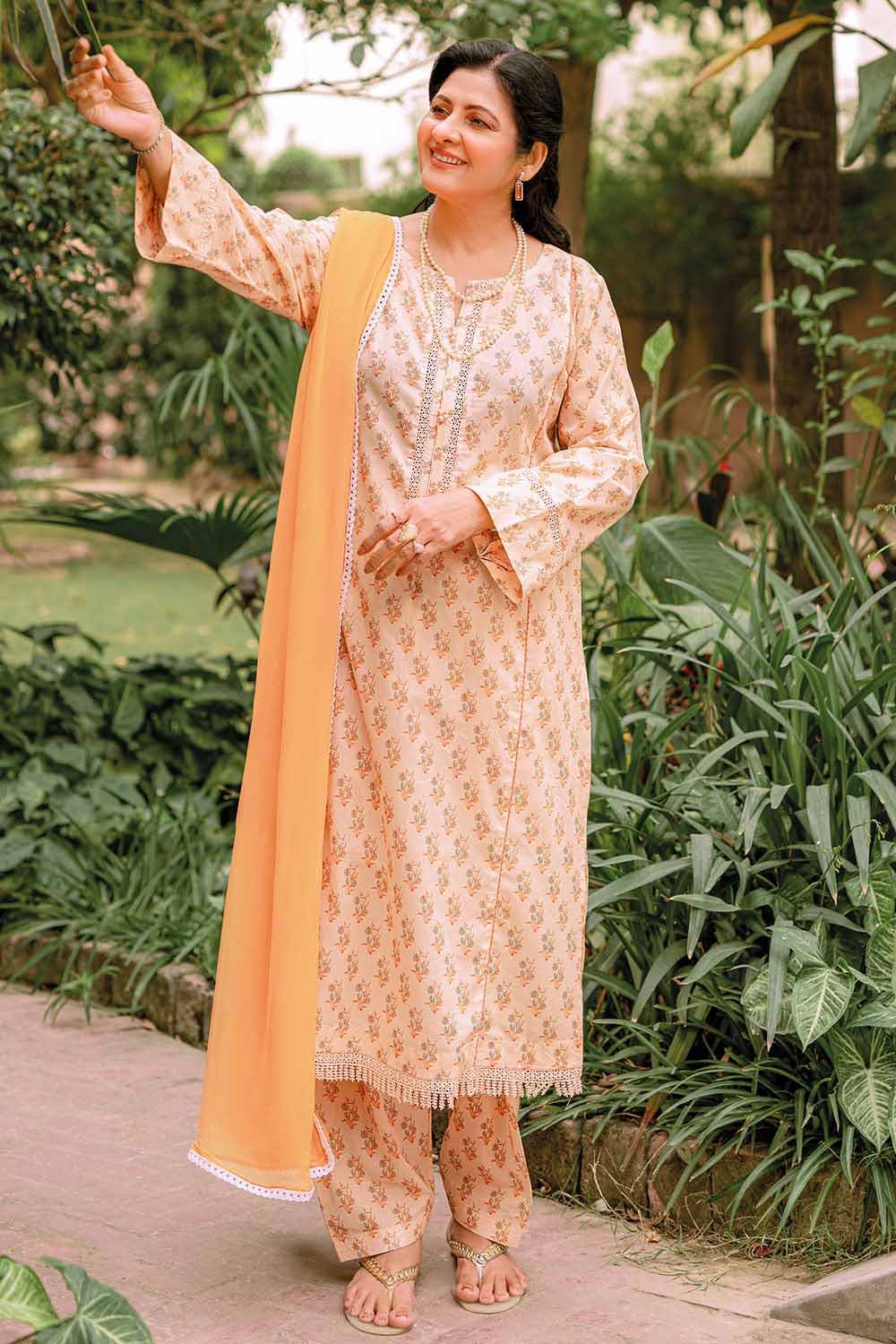 Gul Ahmed 1PC Lawn Unstitched Digital Printed Fabric SL-32032