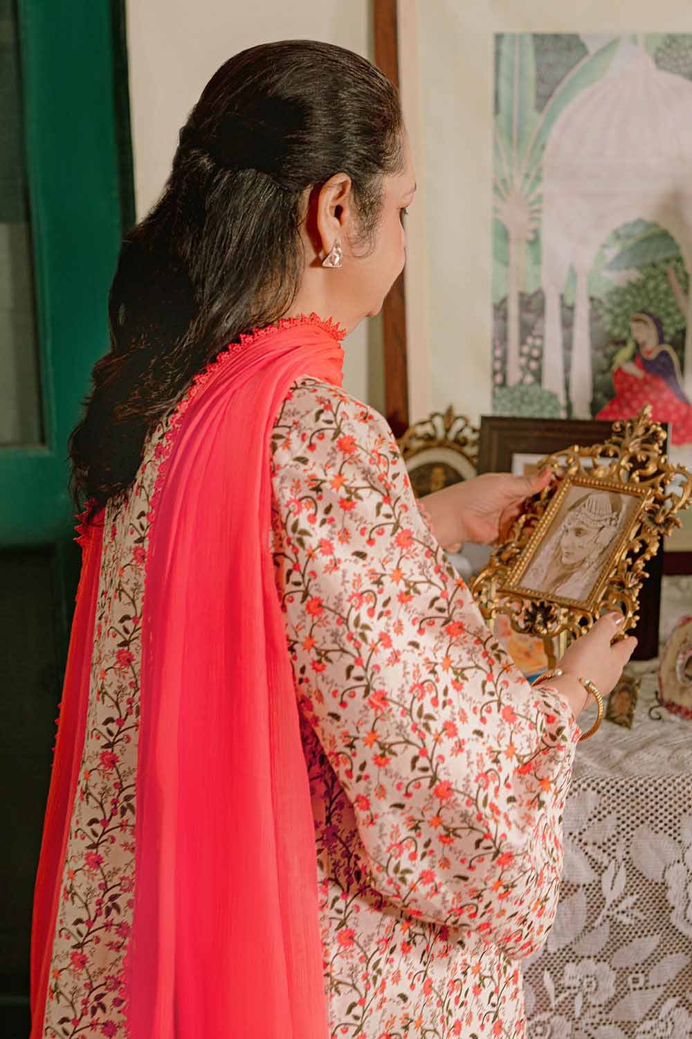 Gul Ahmed 1PC Lawn Unstitched Printed Fabric SL-32040