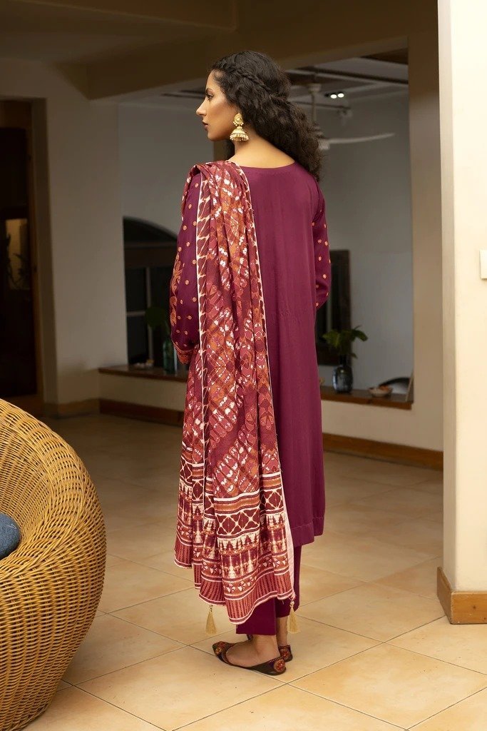 Ready To Wear Lakhany 3 Piece Embroidered Cottel Suit LSM-2492
